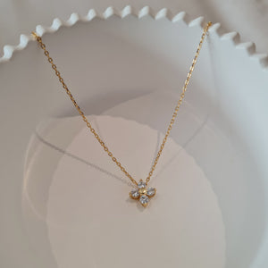 Dainty clover necklace, minimalist gold necklaces, gifts for her