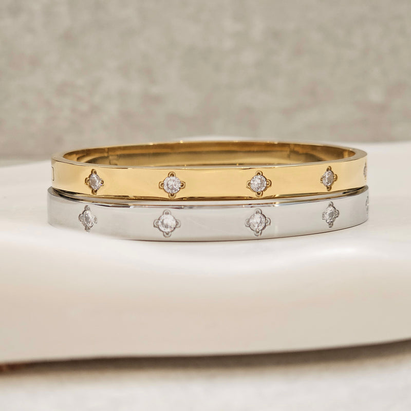 Solitaire Diamond Clover Bangle Silver