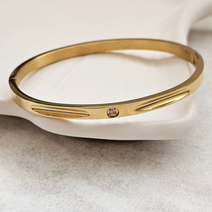 Diamond Bangle Gold
