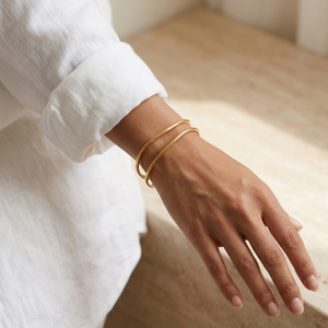 Double Curved Bangle I Gold Stacking Bangles I Safana Jewellery I Minimalist Waterproof Jewellery