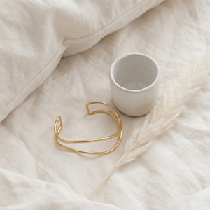 Double Curved Bangle I Gold Stacking Bangles I Safana Jewellery I Minimalist Waterproof Jewellery