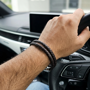 Leather Clasp Bracelet Brown