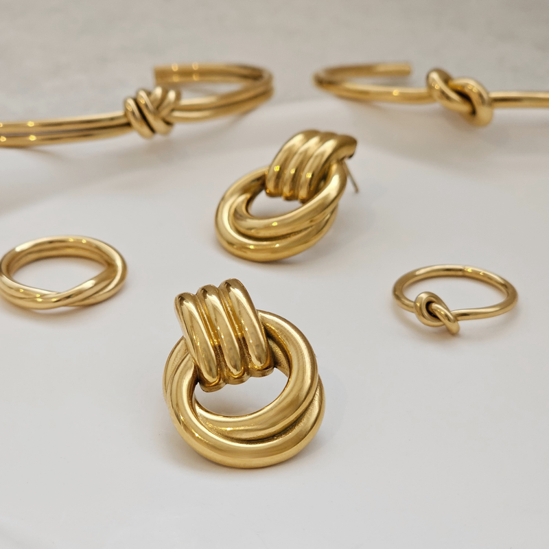 Double Knot Bangle Gold