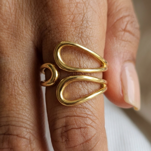 Sculptural Ring Gold | Minimalist Jewellery I Safana Jewellery