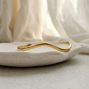 Thin Wave Bangle Gold | Waterproof Non Tarnish Jewellery I Layering Jewellery