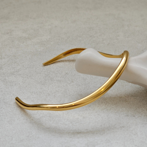 Thin Wave Bangle Gold | Waterproof Non Tarnish Jewellery