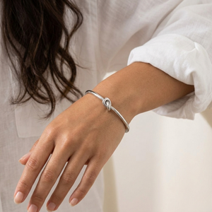 Knot Bangle Silver