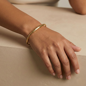 Organically Shaped Bangle Gold