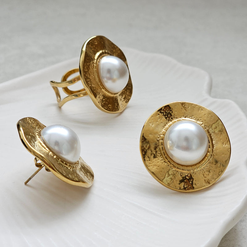 Halo Pearl Earrings