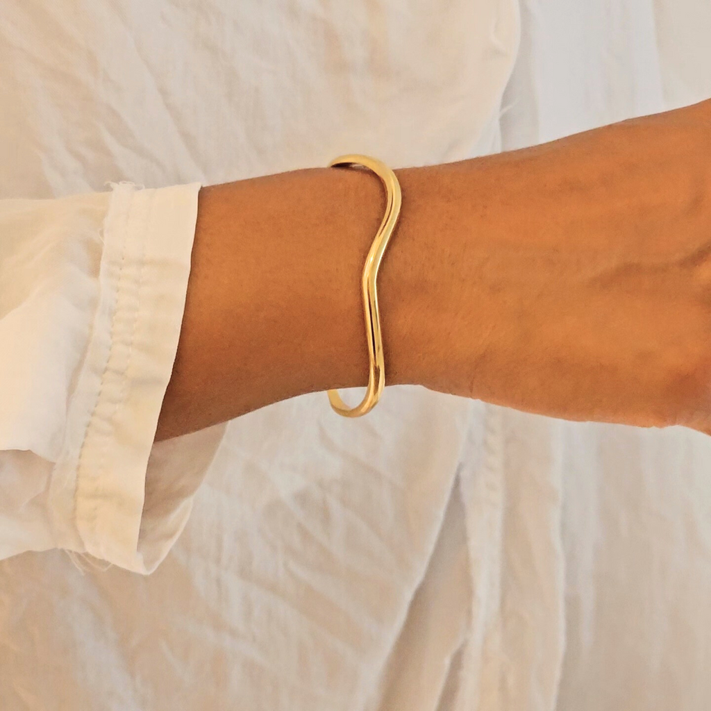 Thin Wave Bangle Gold