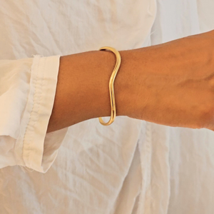 Thin Wave Bangle Gold
