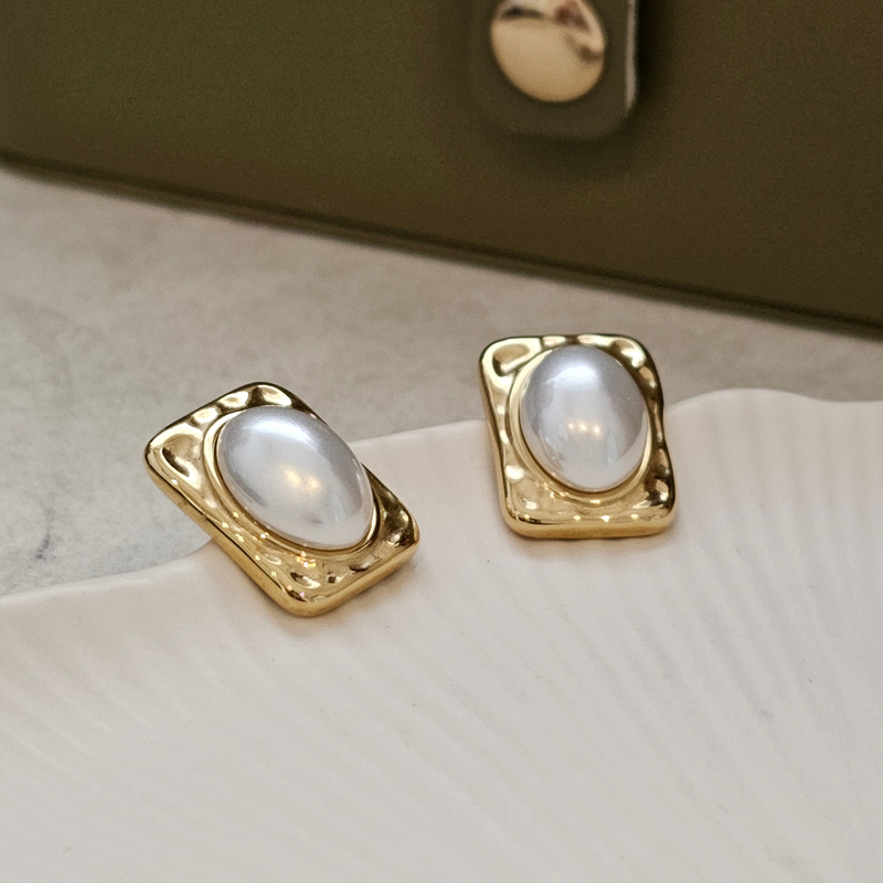 Vintage Pearl Earrings