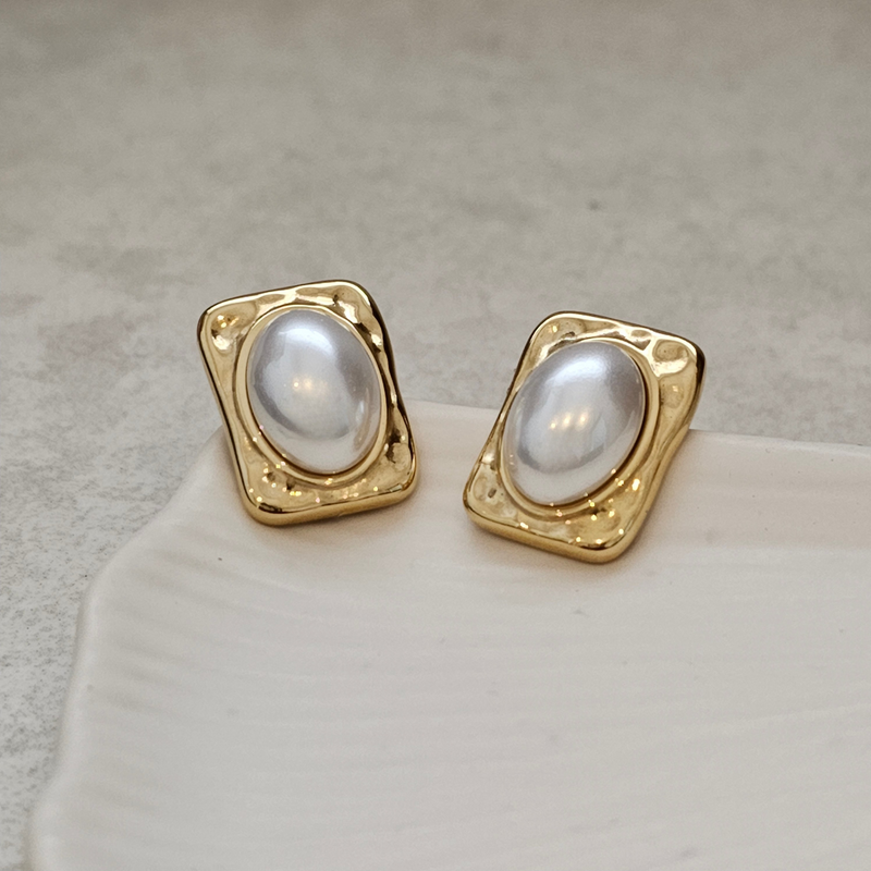 Vintage Pearl Earrings