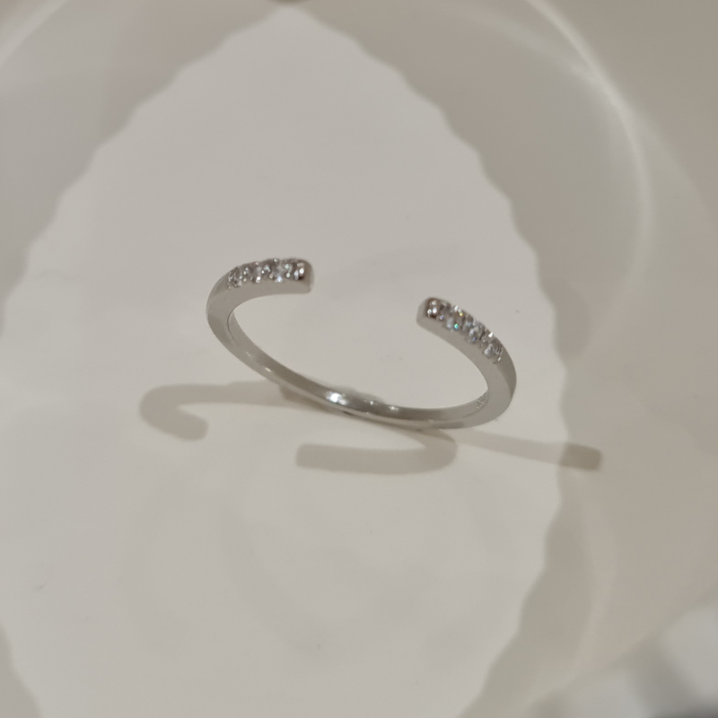 Dainty Ring Ana Silver, minimalist stacking ring