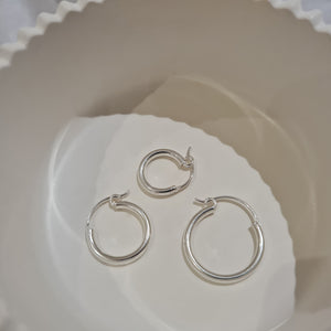 Minimalist Hoops Silver