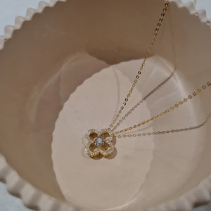 Solid 18K Gold & Diamond Clover Necklace, fine jewellery, real solid gold clover necklace, real solid gold layering dainty jewellery, gifts for her, luxury gifts for her, valentines