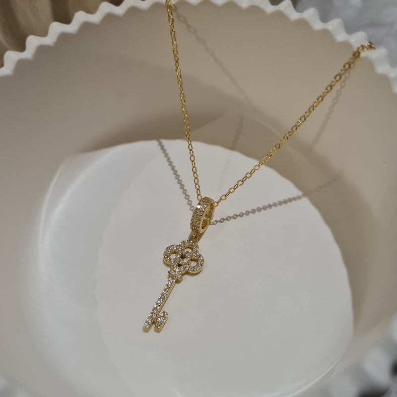 Vintage Key Necklace , layering necklaces, layering jewellery, stacking necklaces, stacking gold jewellery