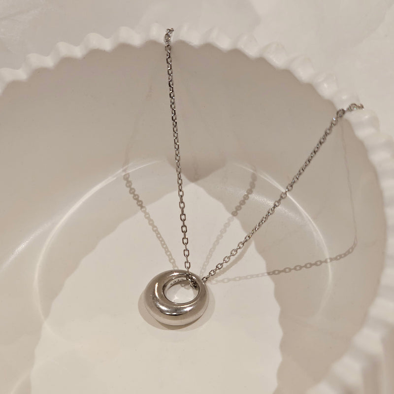 Circle Charm Necklace Silver, dainty silver necklaces, minimalist silver necklace