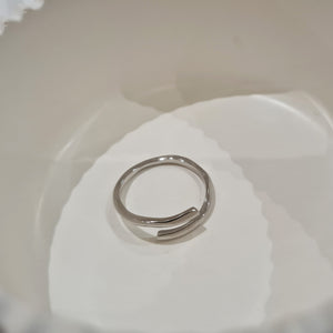 Silver crossover ring, stacking minimalist silver ring
