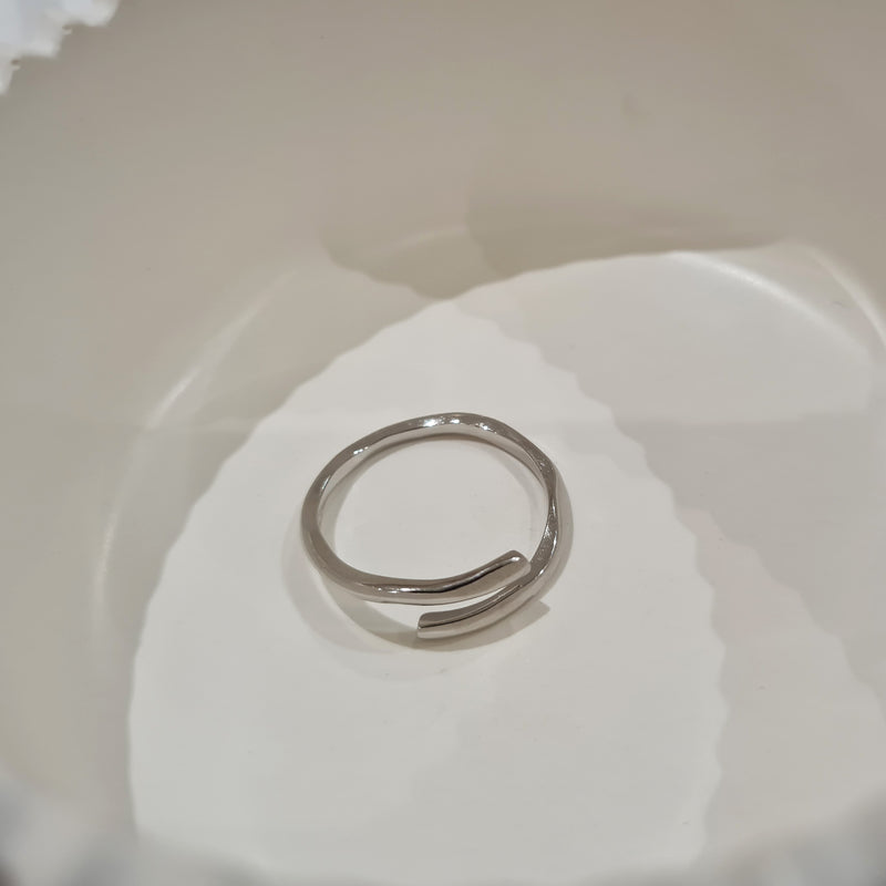 Silver crossover ring, stacking minimalist silver ring