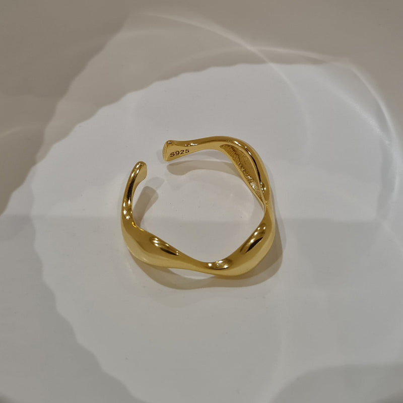 wavy ring band, minimalist gold ring, gift for her